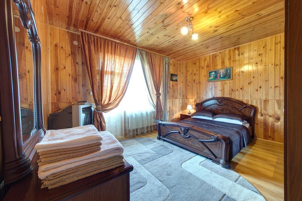 Guest House Velet Bukovel Exterior photo