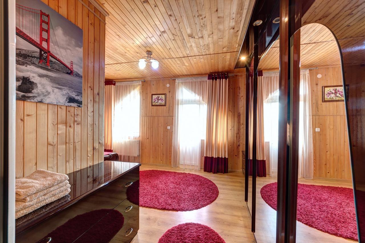Guest House Velet Bukovel Exterior photo
